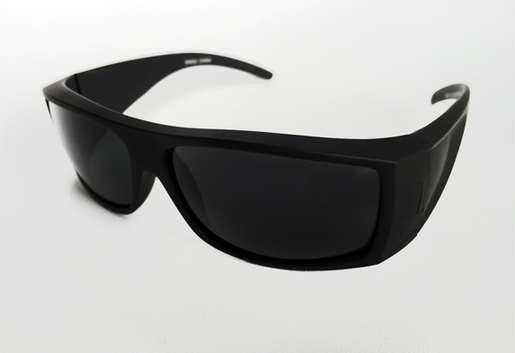 Mat sort maskulin solbrille til mÃ¦nd - accessories.dk - billede 2