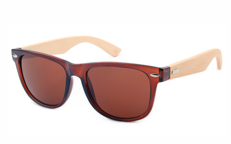 Brun wayfarer solkbrille med lyse bambus stÃ¦nger