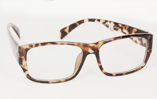 Kraftig brille uden styrke