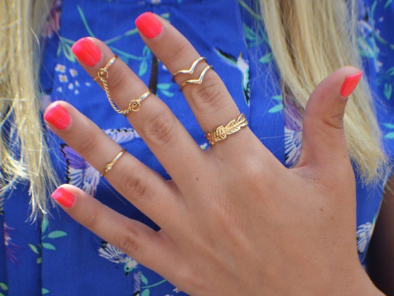 Smukke ringe i råt guldfarvet look. ( 6 stk.) - accessories.dk - billede 2