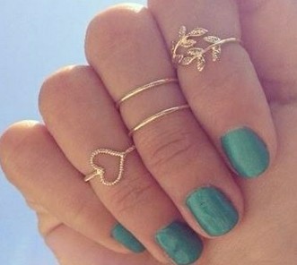 4 stk. ringe i smukt guldfarvet design