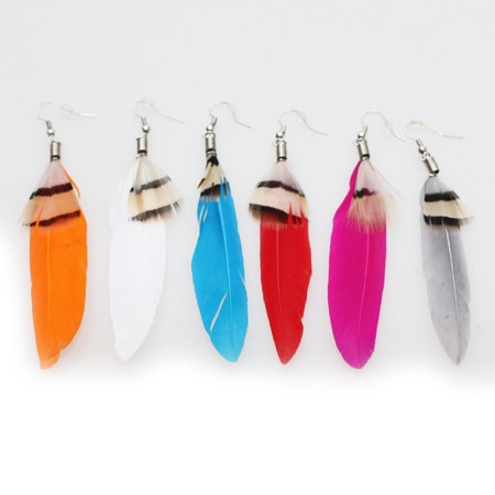 2 stk. Ã˜reringe med fjer. -Flere farver - accessories.dk - billede 2