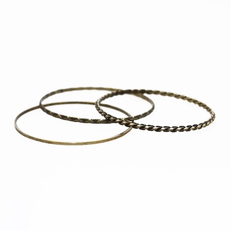 3 stk. armbÃ¥nd i metal. Dia: 6,8cm.