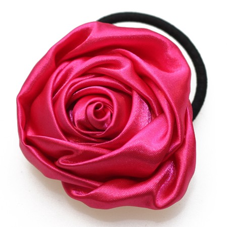 Hårelastik med blomst i satin look. -Flere farver - accessories.dk - billede 2