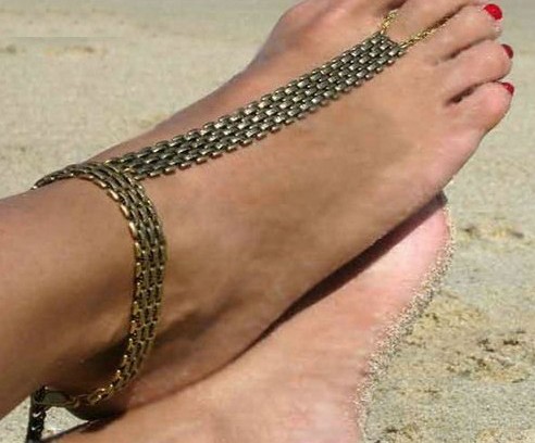Fodlænke i sandal look.
