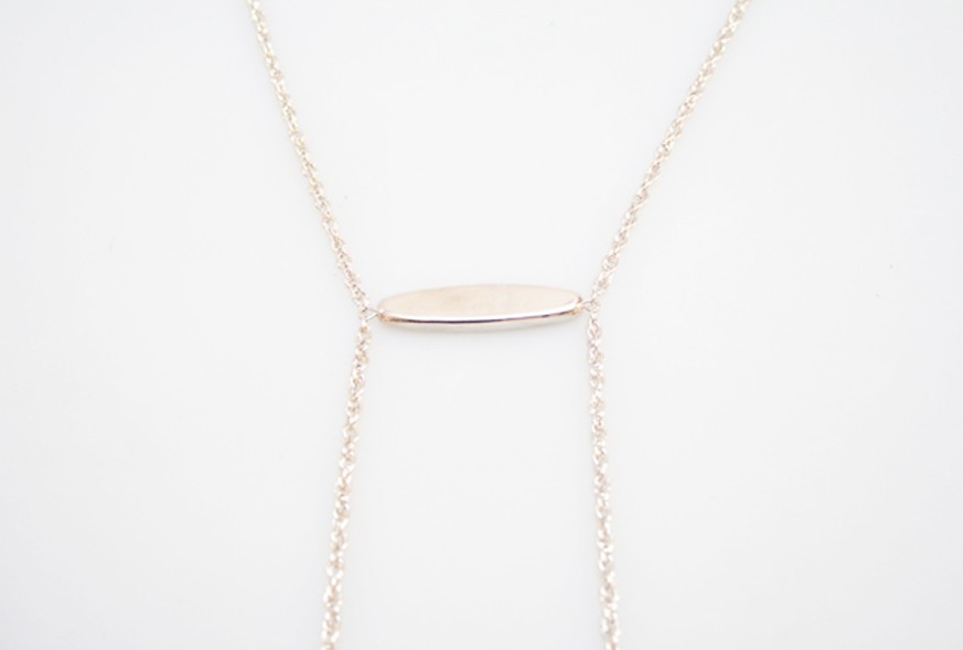 Bodychain / kropkÃ¦de i sÃ¸lvfarvet kÃ¦de med  vedhÃ¦ng - accessories.dk - billede 2