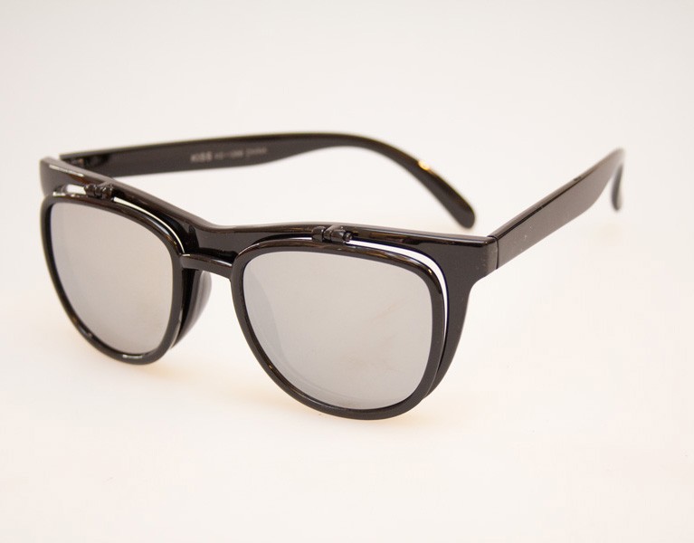 Sort brille / solbrille med klap-op i wayfarer look med glas