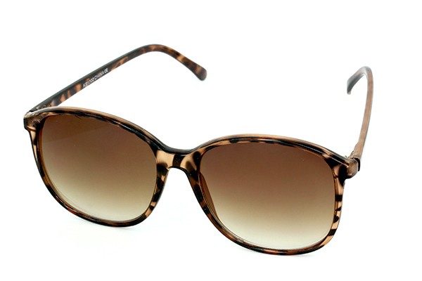 Dame solbrille i flot og enkelt design. Tortoise / skildpadde brun oversize stel.