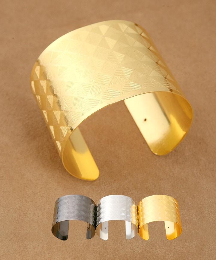 ArmbÃ¥nd i metal look - flere farver