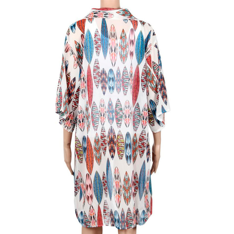 Kimono i let og luftigt design med fjer design. - accessories.dk - billede 2