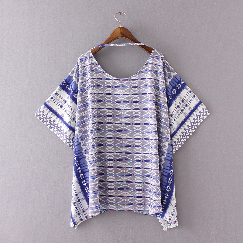 Smuk lys kimono med dyb ryg. - accessories.dk - billede 2