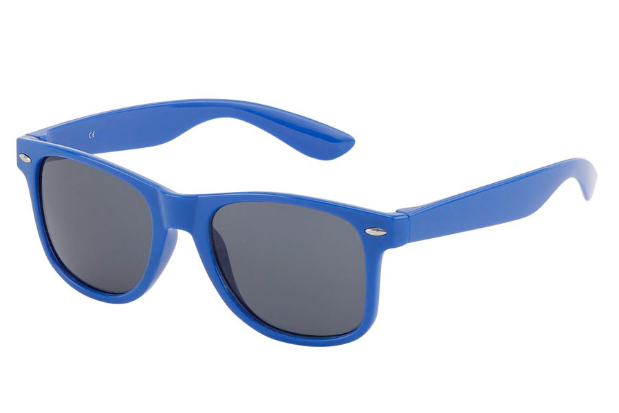 BlÃ¥ solbrille i enkelt moderigtigt design.