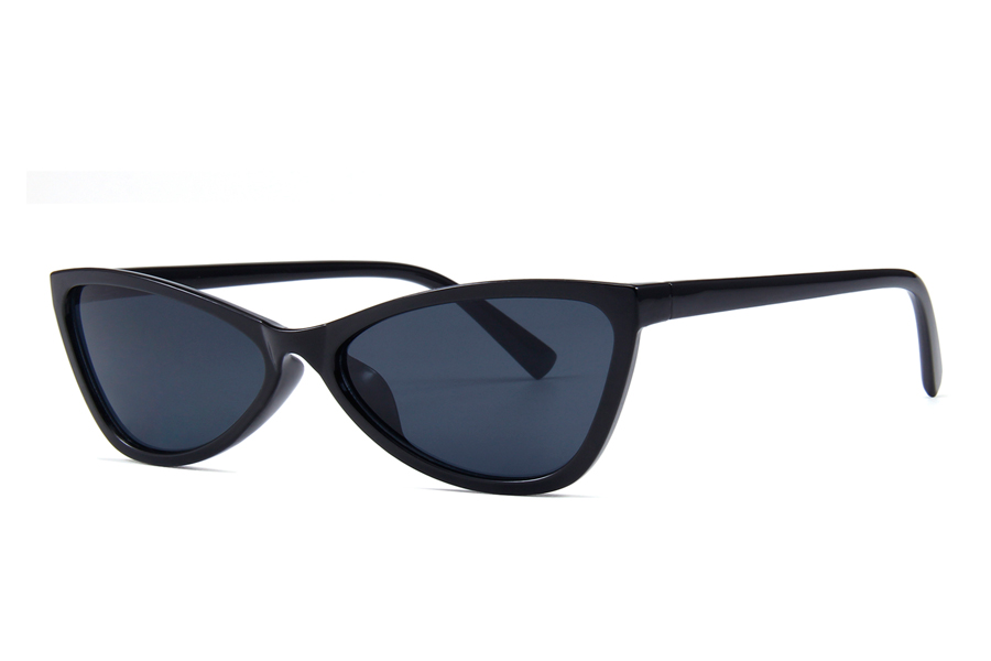 Smal cateye solbrille med blÃ¸de former.