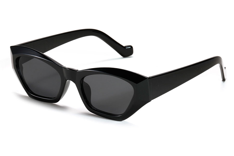 Kantet cateye solbrille i blank sort