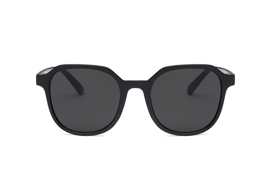Dame solbrille i blank sort stel med grÃ¥-sorte glas. - accessories.dk - billede 2