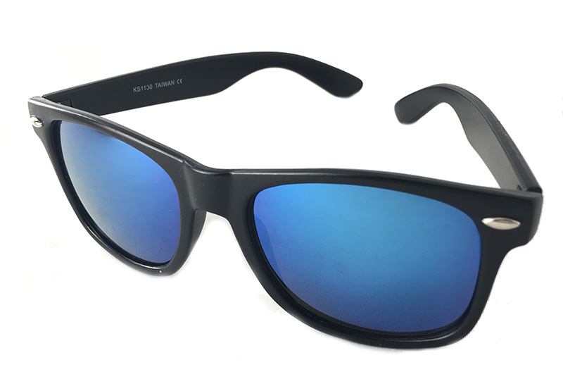 Sort mat solbrille i wayfarer look
