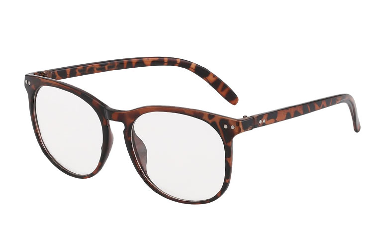 Flot brille uden styrke i skildpaddebrun. Flot formdesign.