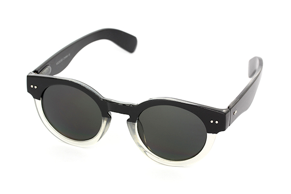 SkÃ¸n solbrille i sort og gennemsigtig design. Kraftig stel