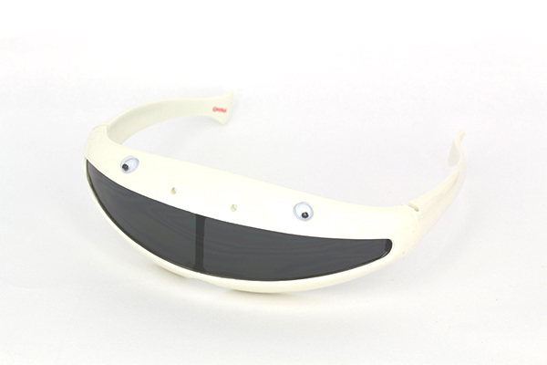Hvid børnesolbrille (1-3 år) i sjovt design med øjne. - Design nr. 696