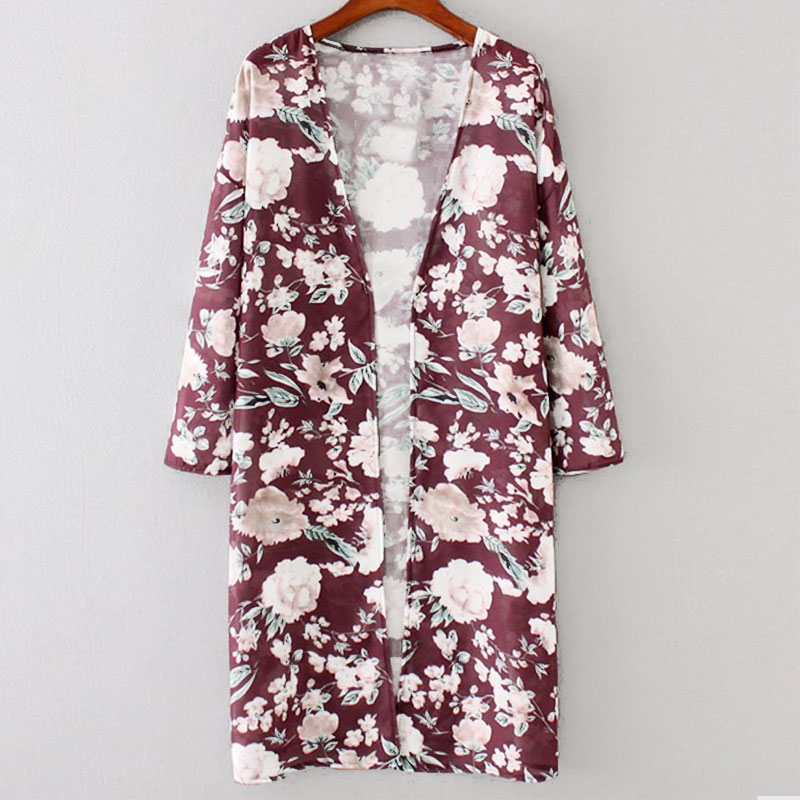 Flot og romantisk kimono i bordeaux rÃ¸d med feminint blomster design - Design nr. k135