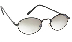 Sort oval solbrille med smokey glas